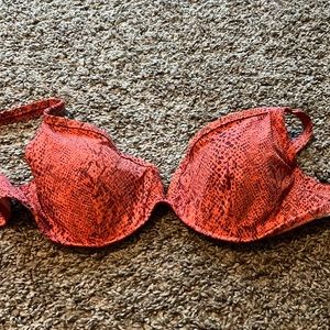 Cute gray/melon colored bikini top.